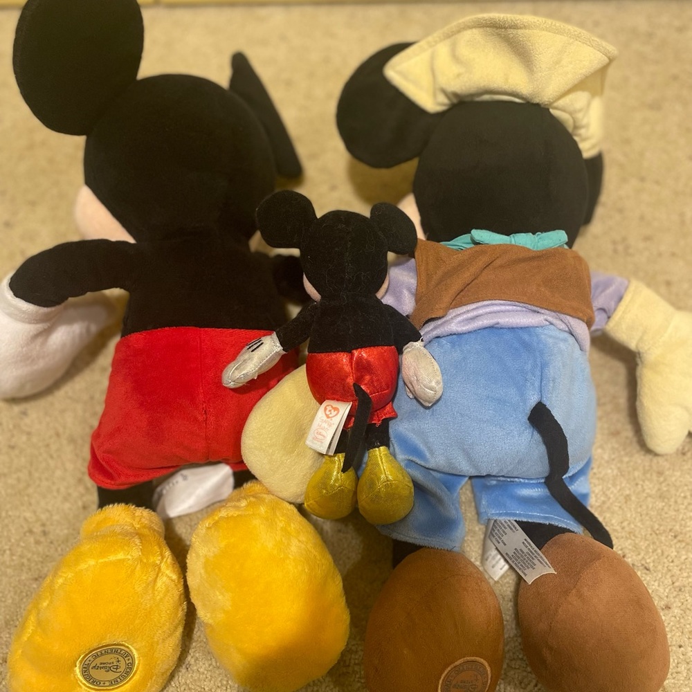 Mickey Bundle Plush - Picture 3 of 4